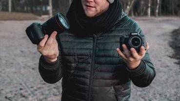 British You Tuber Dave Cad with the Canon EOS R and EOS M50