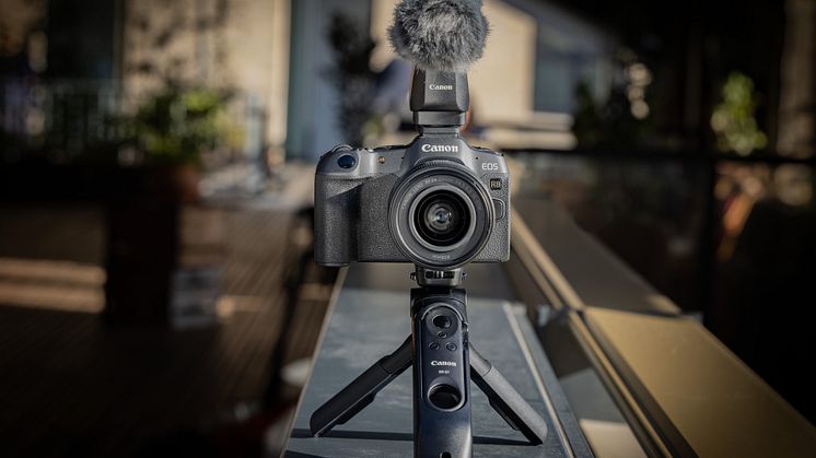 EOS R8-Ambient-vlog kit-8833