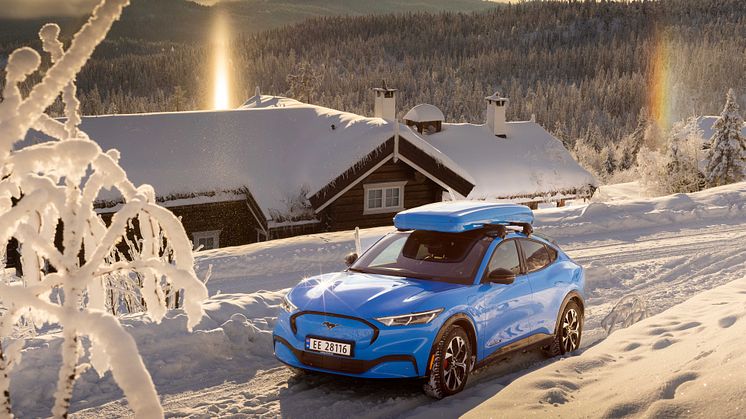 Ford Motor Norge med forsterket satsning på Mustang Mach-E: Økt produksjon og kortere ledetider, reduserte priser og kostnadsfritt dekkhotell 