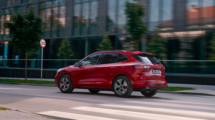 FORD_KUGA_ST-LINE_PHEV_017