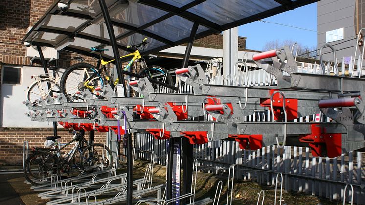Luton station bicycle racks