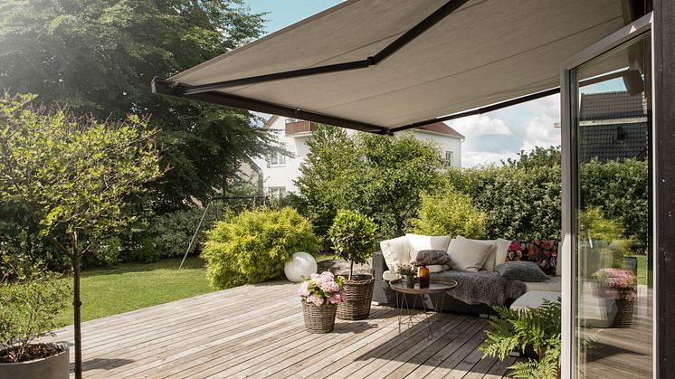 Terrassmarkiserna från Riviera Markiser & Persienner är designade för den skandinaviska arkitekturen och vårt klimat