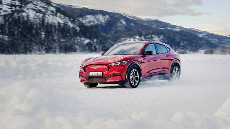 Ford Mustang Mach-E, vinterbilder, Norge, 2021