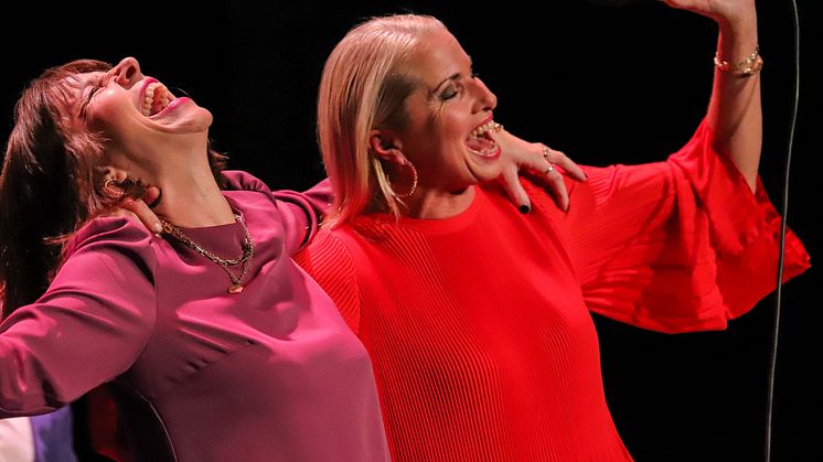 Viktoria Tolstoy och Vivian Buczek.jpg