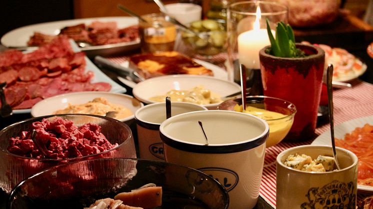 Kommunen bjuder boende inom omsorgen på jultallrik
