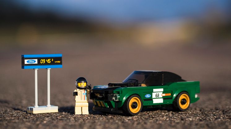 033_DG_Ford_Speed_Champions_Lego_
