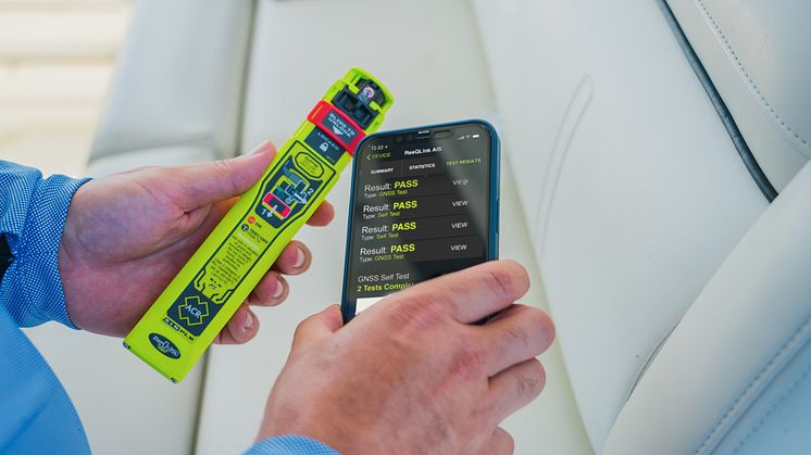 ACR Electronics ResQLink AIS PLB with mobile connectivity
