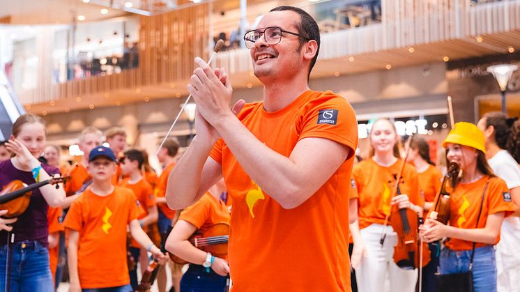 Ron Davis Alvarez på flashmob i Nordstan.
