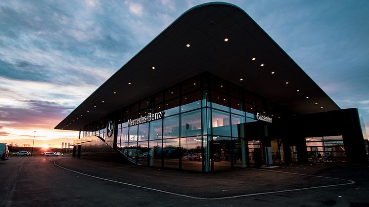 Bilcenter i Nyköping blev först i Sverige med Mercedes-Benz nya världsomspännande anläggningskoncept MAR2020.