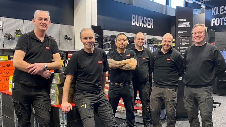 Butikkselger Tomm Knudsen, Jørn Hjelle, Hector Antonelli, Bjørn Helge Espeland, Thomas Flage og butikksjef Thore Bosdal.