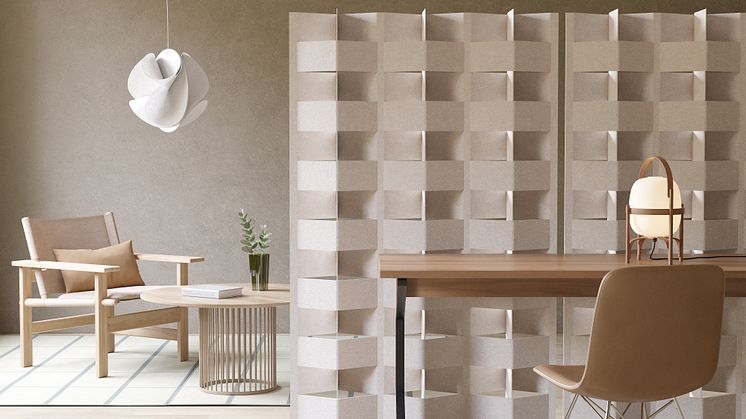 Zigzag fungerar som rumsavdelare och ljudabsorbent samtidigt som dess design gör den visuellt tilltalande
