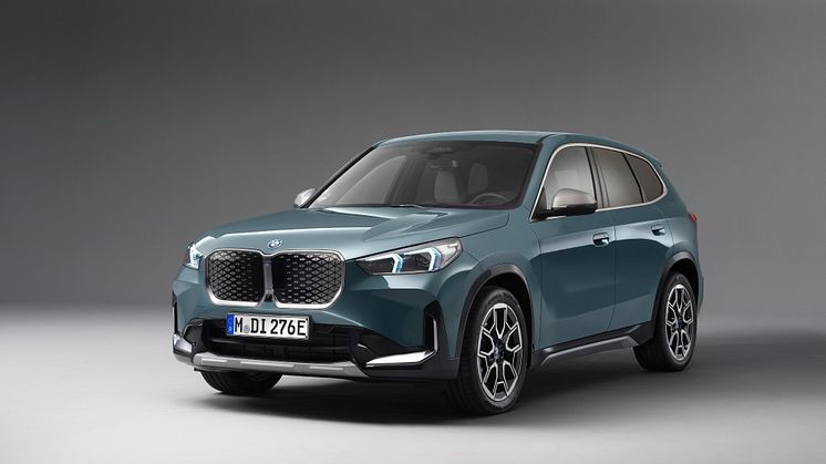 P90520687_lowRes_the-all-new-bmw-ix1-