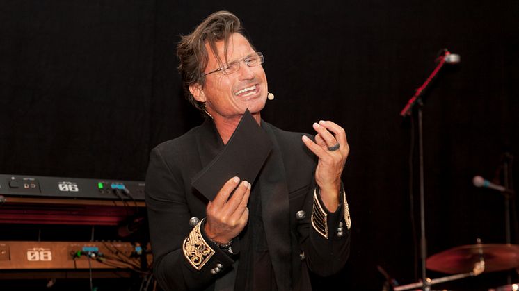 Foto: Petter Stordalen invigningstalar