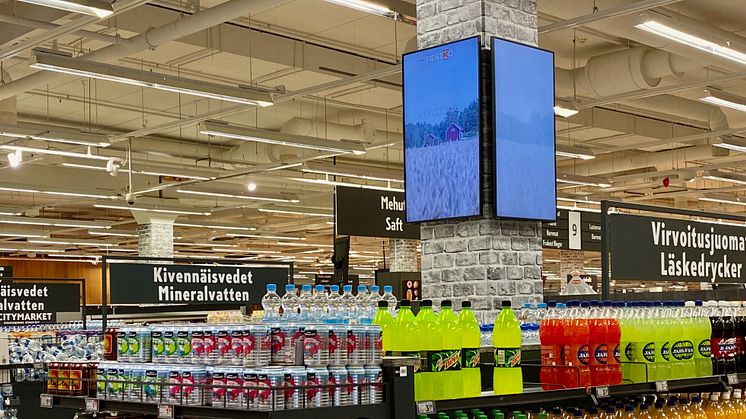 I samarbetet rör det sig om installation och service av runt 15 000 digitala kommunikationsytor.