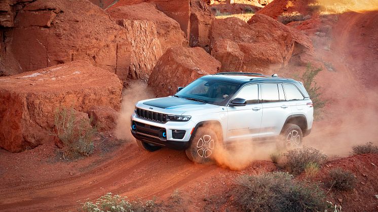 All-new 2022 Jeep� Grand Cherokee Trailhawk 4xe