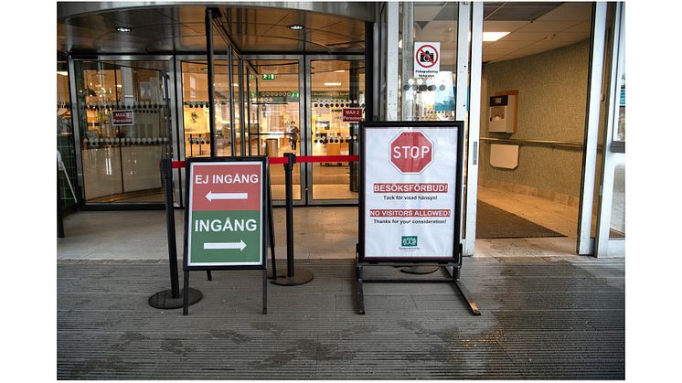 Trots en tidigare helt okänd sjukdom med mycket snabb smittspridning har vi kunnat anpassa vården och samarbetat inom sjukhuset och regionen på ett enastående sätt, säger Yvonne Haglund Åkerlind, vd för Danderyds sjukhus