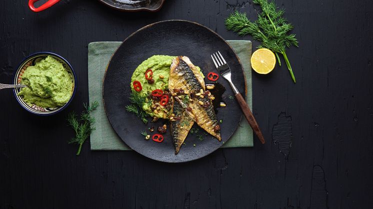 Makrell og ertehummus