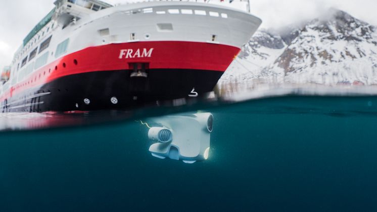 TAR UTFORSKNING TIL NYE DYBDER: Her utforsker en av Blueyes droner havet under ekspedisjonsskipet MS Fram utenfor norskekysten i vår.  Nå vil Hurtigruten ta de norskutviklede dronene ut i verden. Foto: BLUEYE/HURTIGRUTEN