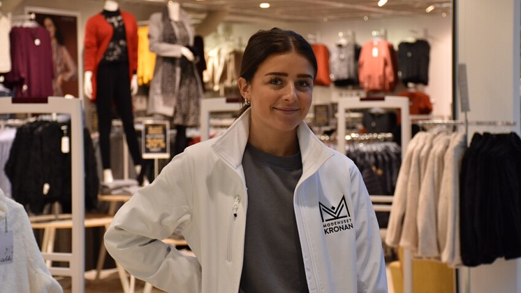 Agnes är personlig shoppare under sin APL
