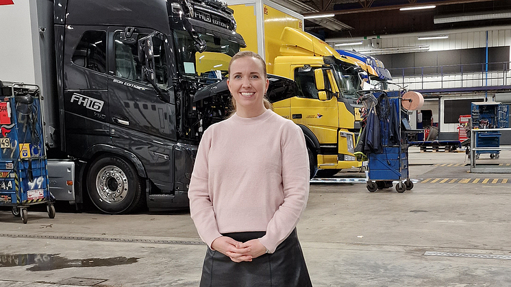 Louise Billinger, vd för Värmlands Motor, får MRFs Stora Pris 2022 för sina enastående insatser för att ge sin verksamhet med tunga fordon en tydlig hållbar prägel. 