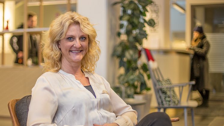Anette Johansson arbetar med social hänsyn i upphandlingar hos Familjebostäder