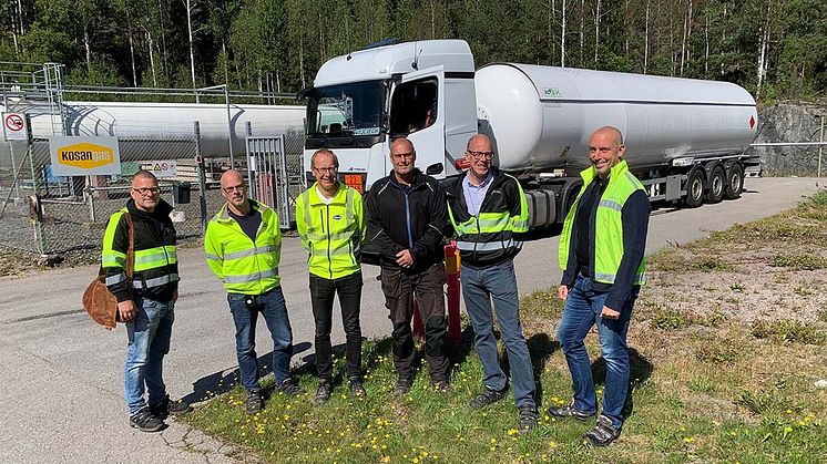 The first delivery of fossil free propane gas to the paper mill in Skåpafors. The Management team of Rexcell Tissue & Airlaid AB.
