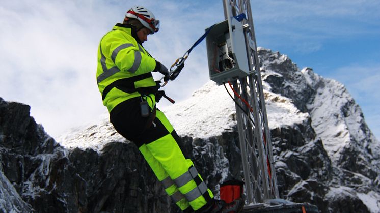 Mannen: Ettersyn av GNSS-systemet.