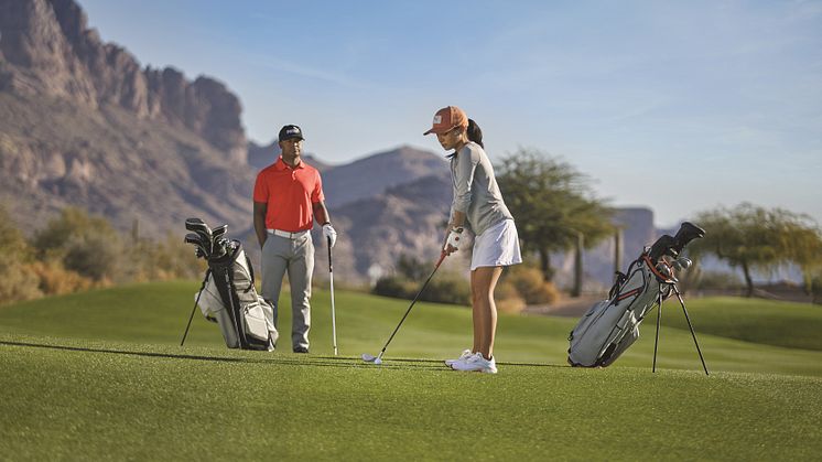 Uusi Garmin Approach GPS-golflaitevalikoima  auttaa golffaajia parantamaan peliään