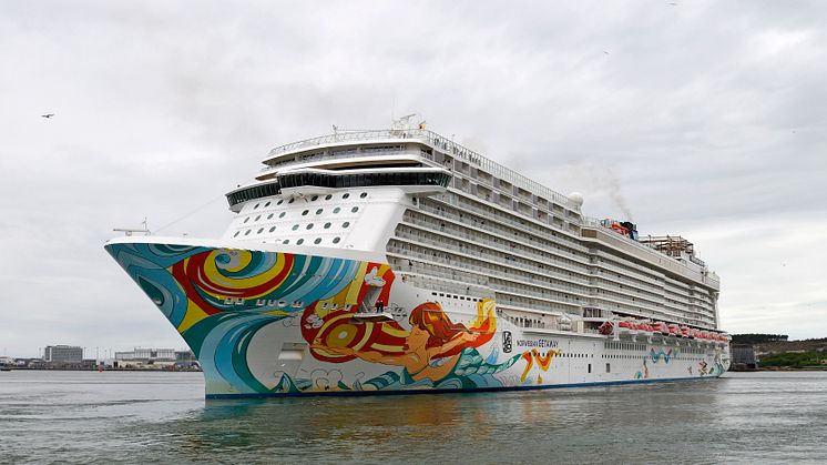 Ett annat Norwegianfartyg, Norwegian Getaway, i Göteborgs hamn under ett tidigare tillfälle 2017. Bild: Göteborgs Hamn AB.