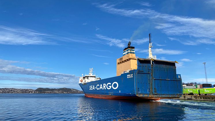 Sea Cargo's ship “Bore Bay” mooring at the port of Bergen, which is one of several ports that now have a new direct connection to the port of Gothenburg. Photo: Sea Cargo AS.