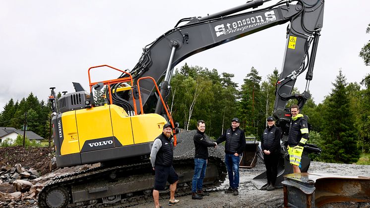 En Volvo ECR235EL med Dig Assist till Stenssons Entreprenad