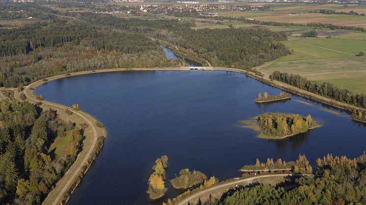 Am Wasserkraftwerk Innigen wird im November der Weg der Dammkrone saniert. In dieser Zeit ist die Dammkrone abschnittsweise gesperrt. 