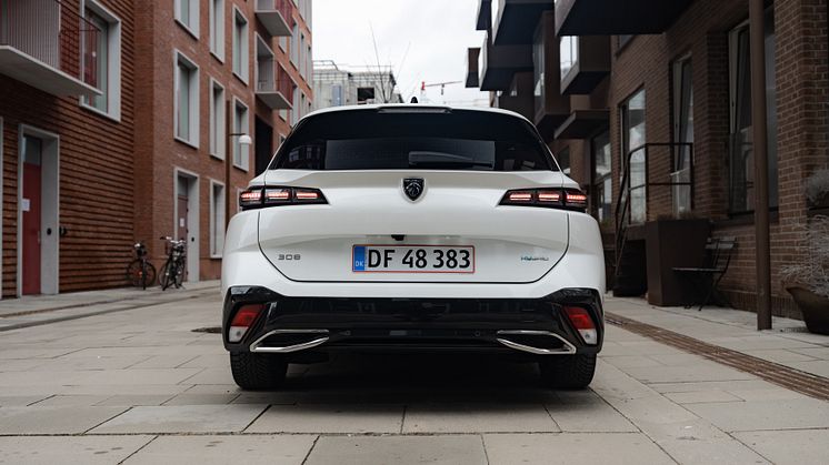 Peugeot 308SW Hybrid lowres PR-2
