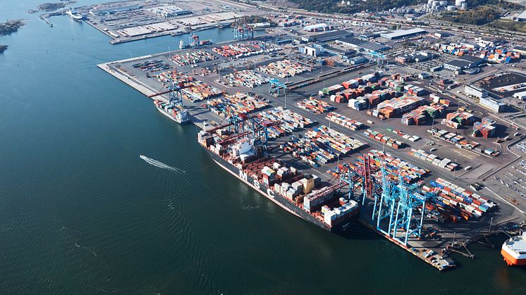 Historisk minskning av containertrafiken på grund av  långdragen hamnkonflikt
