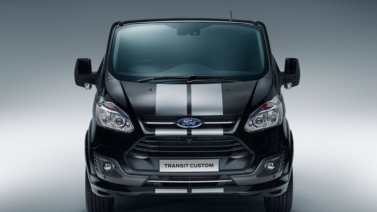 FordGoFurther2016_TransitCustom_black_front_eciRGB_05_10