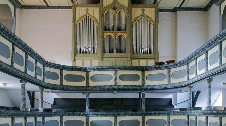 Stadtkirche - Naunhof - Kirchenschiff mit Orgel