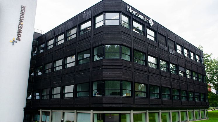 De første rehabiliterte kontorbyggene Powerhouse Kjørbo i Sandvika ble oppført i 2012 og viser at det går an å rehabilitere til plusshusstandard. Foto: Andrea Nøttveit