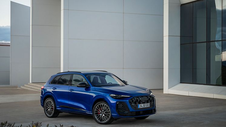 Audi SQ5 (Ultrablå metallak)