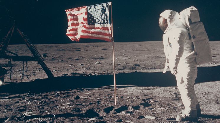 74 originale NASA-fotografier af månekapløbet kommer på auktion hos Bruun Rasmussen den 9. marts til en samlet værdi på 1,5 mio. kr.