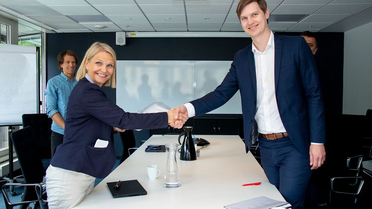 Her er kontrakten akkurat signert for Kjelsåsveien 114-116