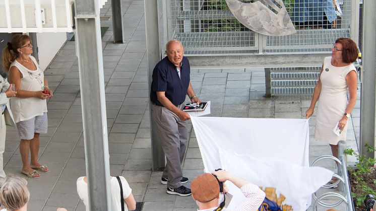 Avtäckning av konst i HSB Sportsbyn