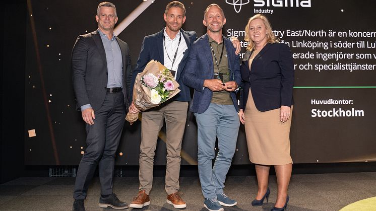 Tobias Wilhelmson och Erik Freese tar emot priset