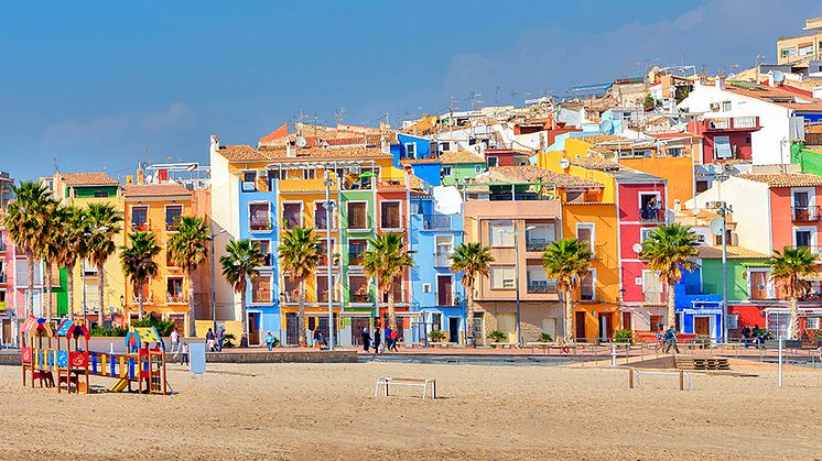 2021-ShutterStock-VILLAJOYOSA-TW_20211115130410_42252