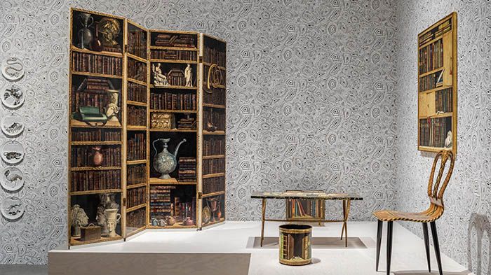 Del av utställningen ”FORNASETTI Inside Out Outside In”. Foto: Jean-Baptiste Béranger.