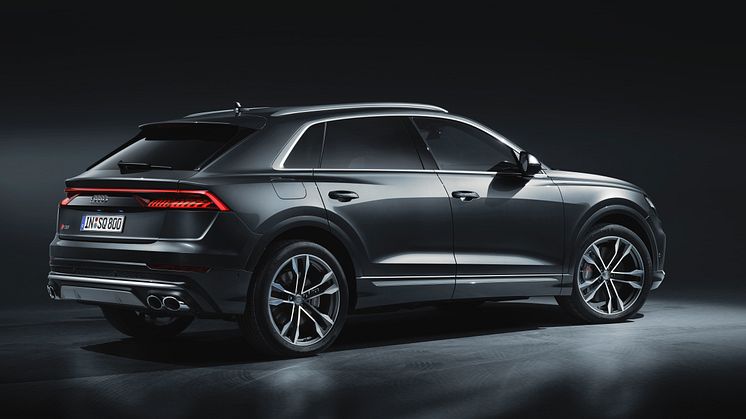 Audi SQ8 TDI (daytonagrå)