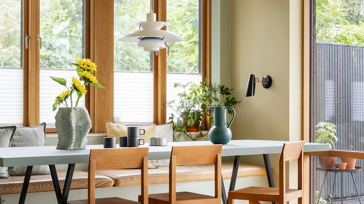 JOTUN LADY 7685 Subtle Green 8583 Earthy Yellow 7686 Mindful Green (table)