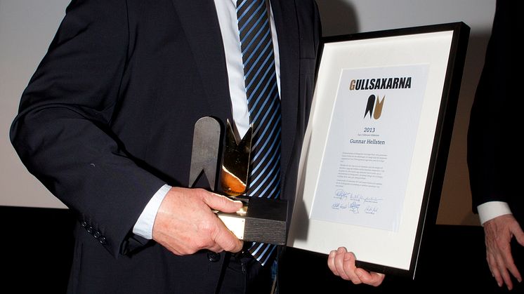 Gunnar Hellsten tar emot Gullsaxarna 