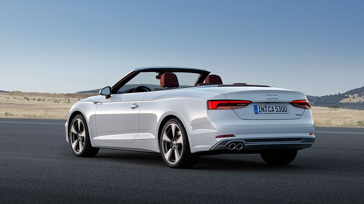 Audi A5 Cabriolet i glacier white