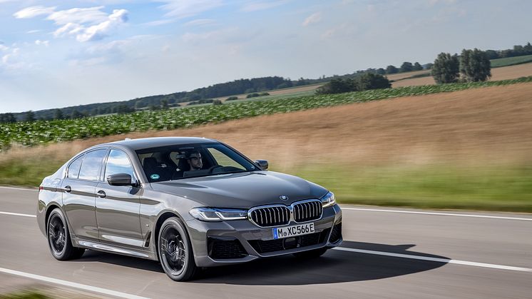 BMW 545e xDrive Sedan
