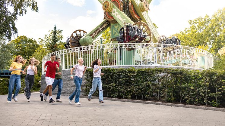Liseberg_Tempus_springande_ungdomar_s2022 (3).jpg